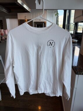 Nike White Long Sleeve Tee size small loose fit embroidered logo EUC